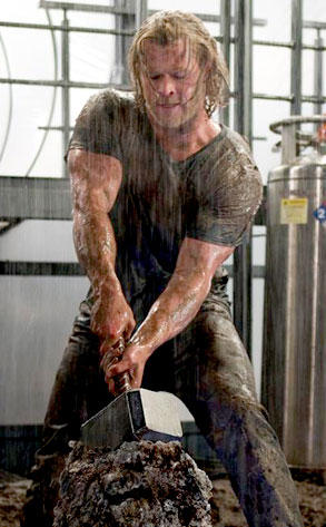 chris hemsworth thor hammer. Chris Hemsworth in Thor.